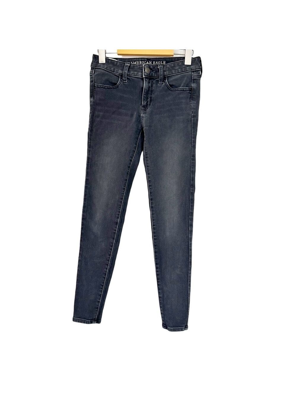 American Eagle Outfitters Super Stretch Jeans in Size 2